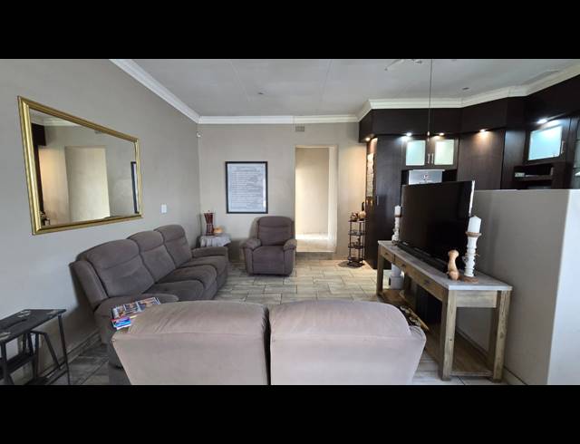 4 BEDROOM FREEHOLD FOR SALE IN VERWOERDPARK